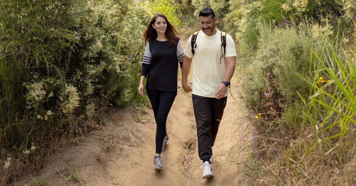 Couple hiking Hummingbird trail in Simi valley