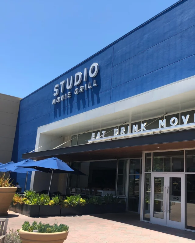 🎬 Looking for a fun night out in Simi Valley? Grab dinner, drinks, and a movie all in one place at @studiomoviegrill! 

Enjoy comfy recliners, a full American grill menu delivered right to your seat, and a lineup of great films — perfect for date night, family fun, or catching the latest releases with friends. 🎥

📍 1555 Simi Town Center Way

👉 Comment "MOVIE" for showtimes and info to plan your next visit.