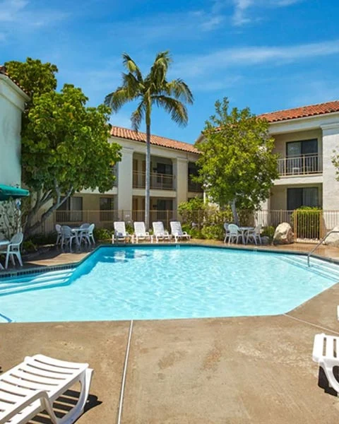 Level up your Simi Valley stay ✨

Book at the @bestwestern Posada Royale Hotel & Suites, where Mediterranean style meets laid-back comfort. Enjoy spacious rooms, complimentary breakfast, and an outdoor pool. 

Comment "HOTELS" and we'll DM you our hotel guide.