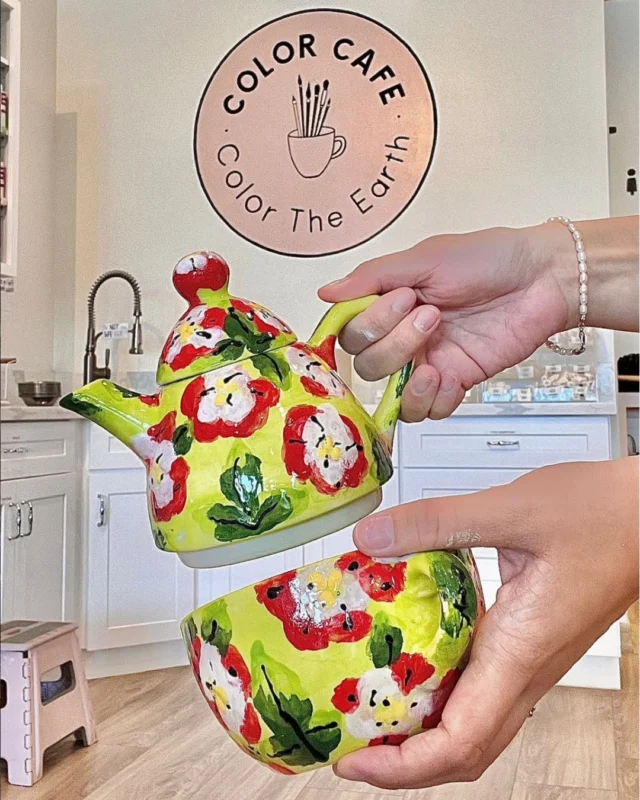 🎨 Ready to add a little creativity to your Simi Valley adventure?

From teapots and plates to mugs and seasonal décor, every visit to Color Cafe is a chance to turn a blank piece of pottery into a one-of-a-kind reminder of your Simi Valley adventure.

Comment "COLOR" and check your DMs to add this to your trip itinerary.

📍 1555 Simi Town Center Way 

📷 @colorcafecali