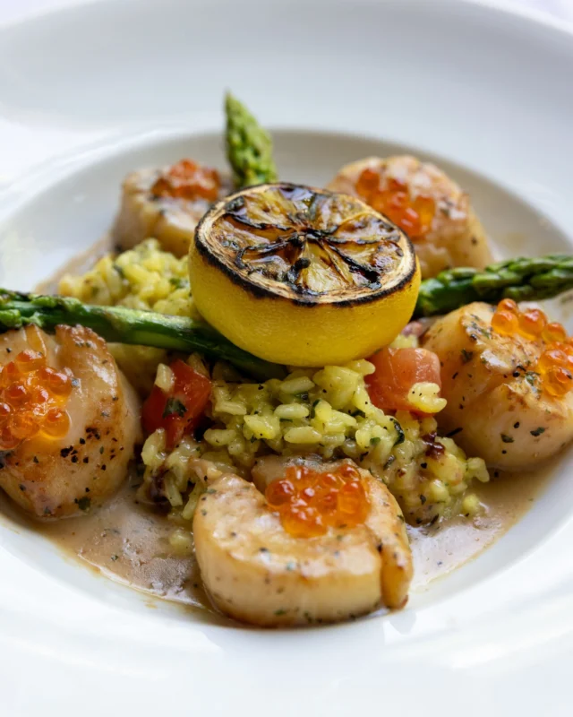 Consider this your seafood crawl itinerary. 🦐

Craving seafood? Simi Valley has you covered. From sushi rolls stacked with fresh fish to grilled seafood and oysters, here are four spots worth adding to your dining itinerary:

 1️⃣@bluefingrillandsushi
📍1390 Madera Rd.
Sushi, seafood, and global flavors collide.

2️⃣@californiafishgrill 📷
📍2920 Tapo Canyon Rd.
Flavorful, sustainable seafood with casual vibes.

 3️⃣@mbgrillesv
📍1161 Simi Town Center Way
Fresh fish, oysters, and cocktails? Yes, please.

 4️⃣@hikarisushisv 📷
📍690 E. Los Angeles Ave.
Big rolls, tasty fish, and serious variety.

Ready to eat your way through Simi Valley? 

Comment "FOOD" to explore more places to eat in the city.